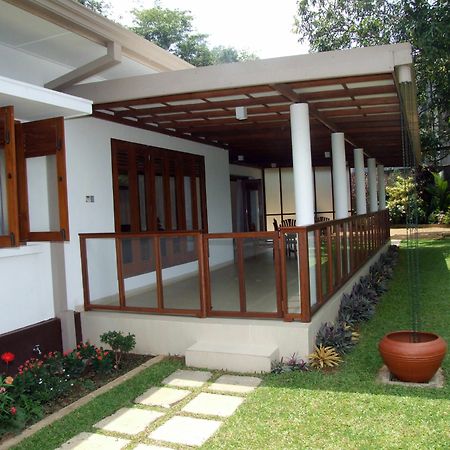 Serene Villa Ratnapura Extérieur photo