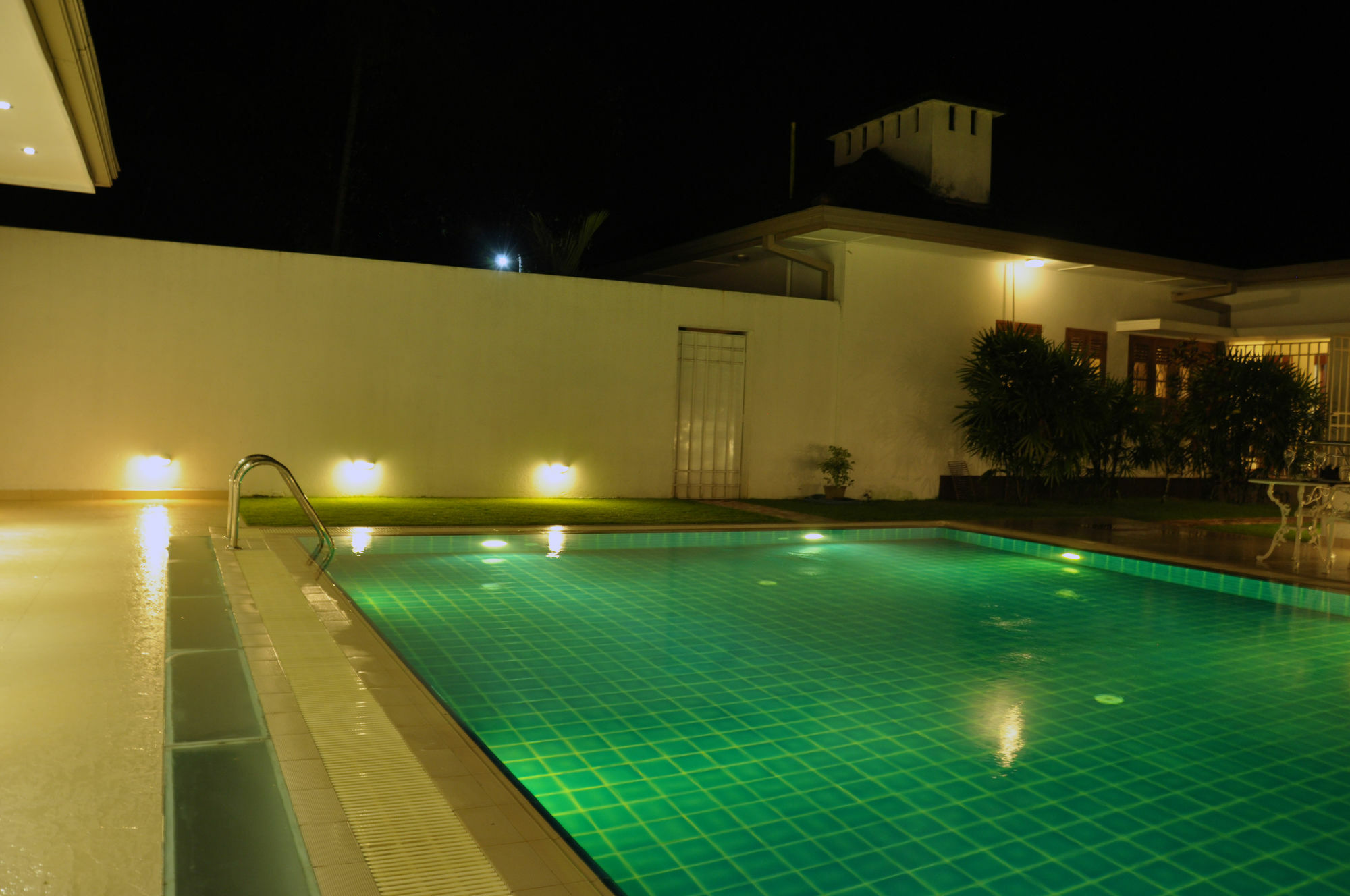 Serene Villa Ratnapura Extérieur photo