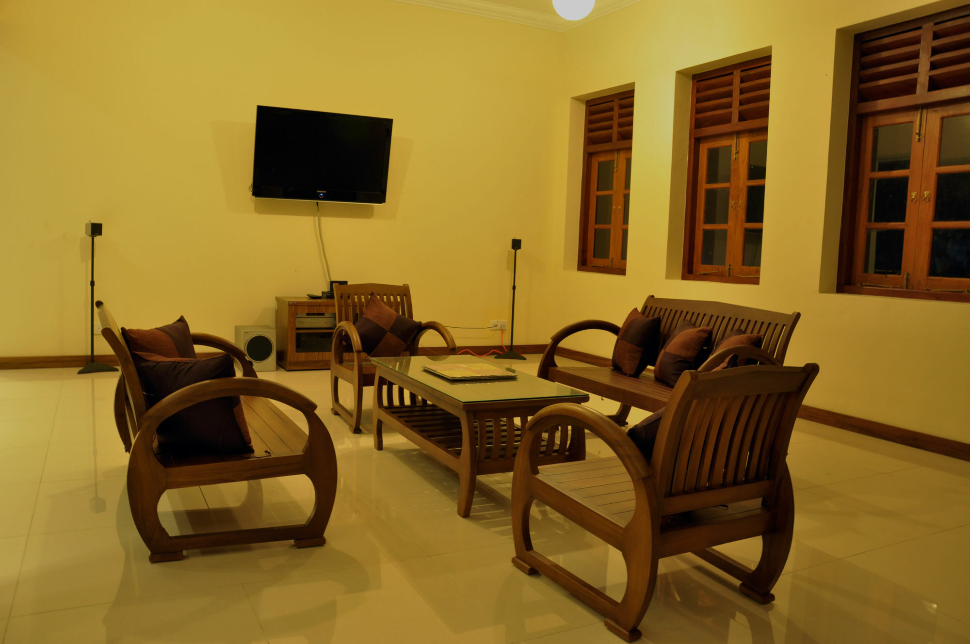 Serene Villa Ratnapura Extérieur photo